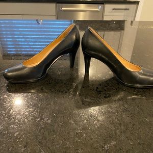 Women’s naturalizer heel